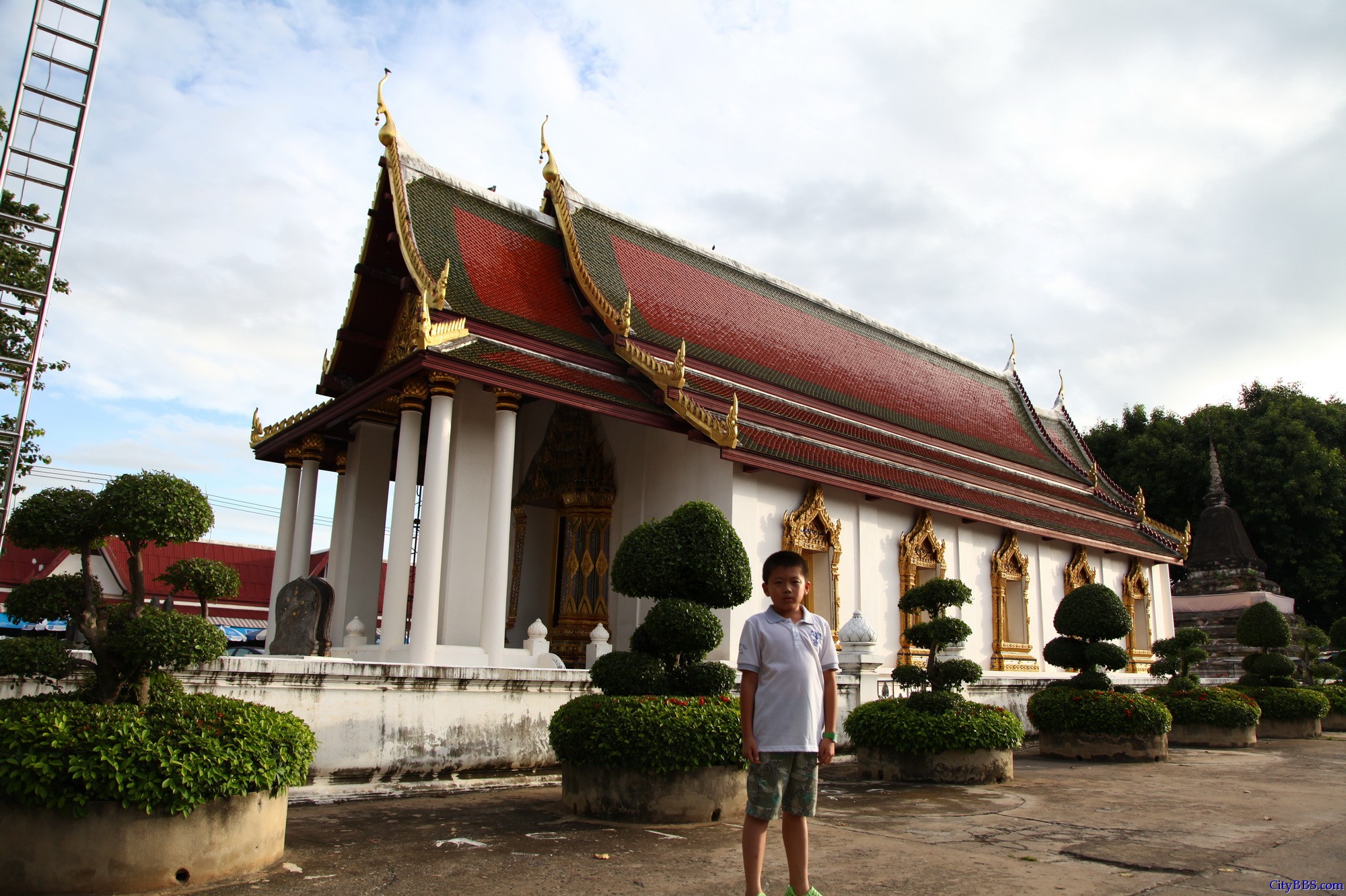 彭世洛(Phitsanulok)斯吗哈搭寺,当地称为Wat Yai(大庙) 彭世洛(Phitsanulok)斯吗哈搭寺,当地称为Wat Yai(大庙)