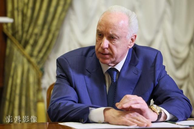 普京听取俄侦查委员会主席巴斯特雷金所作汇报